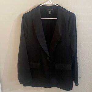 Beautiful Blazer black one worn one time in a great condition.